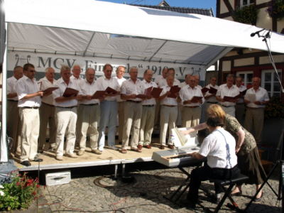 Der Mnnergesangverein Eintracht Bad Bodendorf feiert Lieder und Wein
