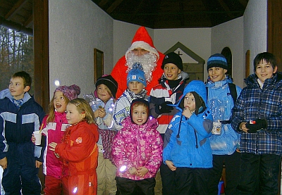 Kinder der KG Rievkooche suchen den Nikolaus